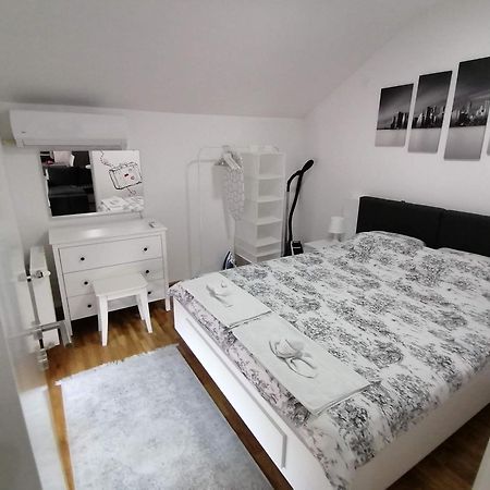 Nenadovic Apartman Obrenovac  المظهر الخارجي الصورة